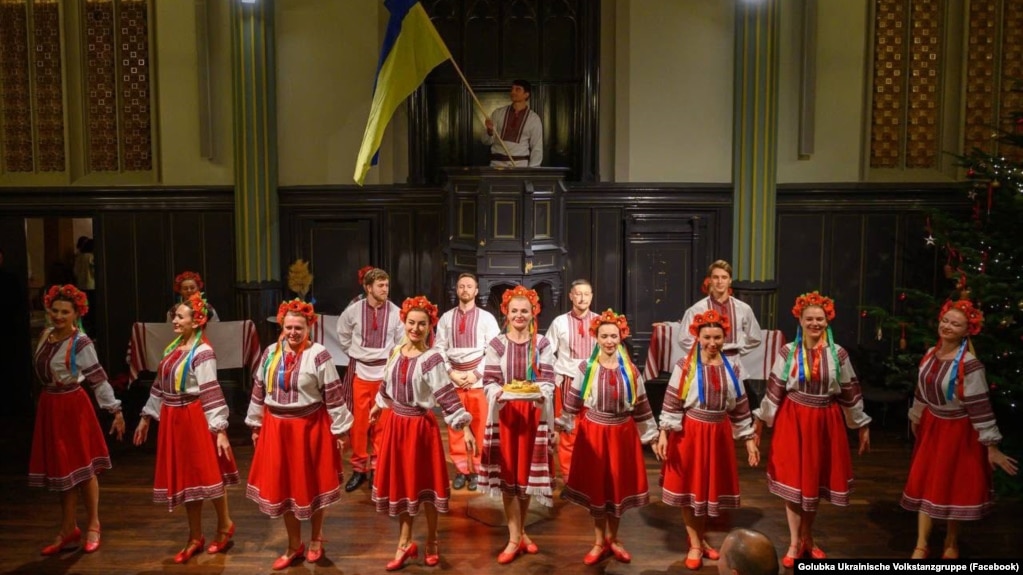 Український ансамбль народного танцю «Голубка»