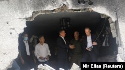 Njemački ministar Heiko Maas u obilasku srušenih zgrada zajedno sa izraelskim šefom diplomatije Gabi Ashkenazijem