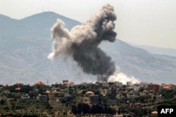حملۀ هوایی اسرائیل به روستایی مرزی در جنوب لبنان در پی بالا گرفتن تنش‌ها بین گروه حزب‌الله و اسرائیل به‌دلیل جنگ کنونی غزه