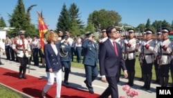 Претседателот и врховен командант на Армијата Стево Пендаровски на Денот на армијата