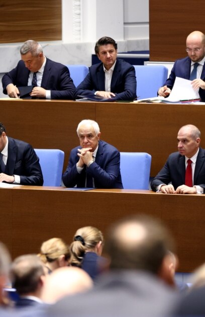 Управляващото мнозинство на ГЕРБ БСП ИТН и ДПС – Ново