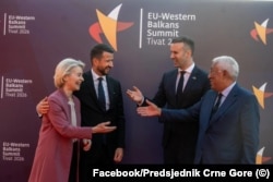Predsednik Crne Gore Jakov Milatović i premijer Milojko Spajić s predsednicom Evropske komisije Ursulom fon der Lajen i predsednikom Evropskog saveta Antoniom Koštom na otvaranju samita EU-Zapadni Balkan u Tivtu, 4. jun 2026.
