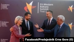 Predsednik Crne Gore  Jakov Milatović i premijer Milojko Spajić sa predsednicom Evropske Komisije Ursulom von der Layen na otvaranju samita EU-Zapadni Balkan u Tivtu, 4. juna 2026. 