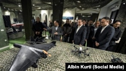 Kryeministri në detyrë i Kosovës, Albin Kurti, merr pjesë në prezantimin e dronit “Skifteri K1” nga dy kompani nga Gjilani - “Future Minds Academy” dhe “Miga Skyshield”. Pretendimi se droni është prodhim i tyre, u shoqëruan me reagime dhe dyshime në opinionin publik.