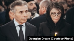 კომპანიები, - რომელთაც ეკატერინა ხვედელიძე ორი უცხოური, მათ შორის ოფშორში რეგისტრირებული ფირმის გავლით ფლობდა, - უშუალოდ მის სახელზე დარეგისტრირდა.