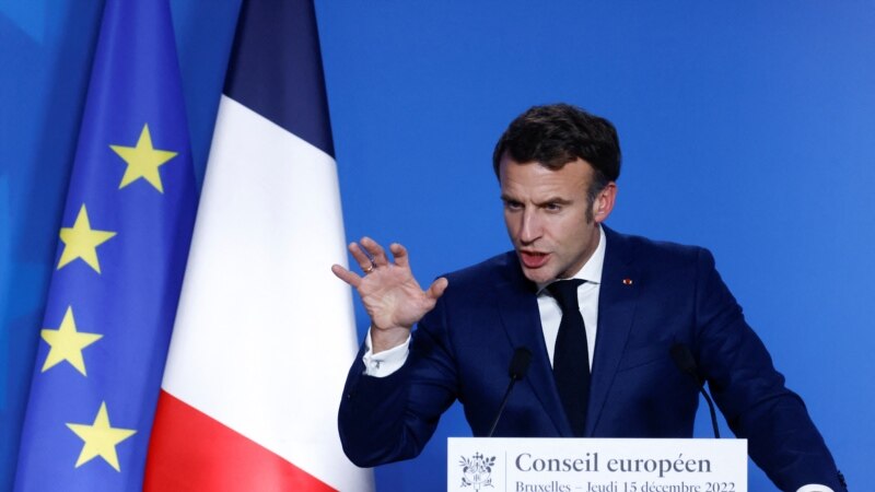رئیس جمهور فرانسه احتمال فرستادن طیاره های جت را به اوکراین رد نکرد