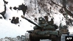 Российские танки у города Джава, в 35 километрах от Цхинвали, 21января 2009