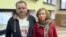 Сяржук Фалейчык і актывістка зь Берасьця Натальля Папкова, якая прыехала падтрымаць яго ў судзе