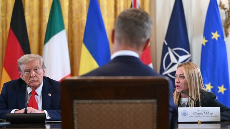 Трамп Путиннің Зеленскиймен кездесуге келіскенін айтты