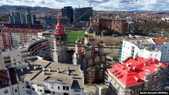 The Russian Serbian Temple with the Russian Cultural Center covers an area of 6,500 square meters near the government building of the Republic of Srpska.