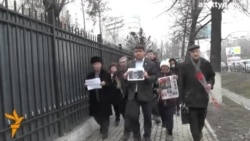 Акция памяти Немцова в Алматы