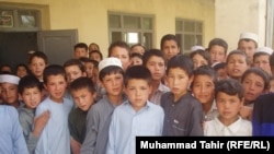 A group of students in Tarbuz Guzar, Afghanistan