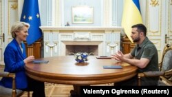 Президент України Володимир Зеленський і президент Європейської комісії Урсула фон дер Ляєн під час зустрічі в Києві, 15 вересня 2022 року 