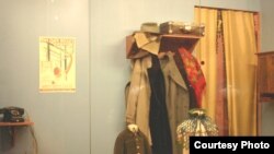 В экспозиции представлены предметы обихода, относящиеся ко времени окончания военного коммунизма, когда быт только стал возрождаться, до правления Хрущева, когда стилистика быта поменялась кардинально. [Фото — <a href="http://museum.ru">Музеи России</a>]