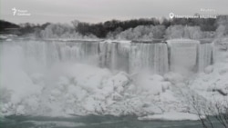 Из-за сильных морозов частично замерз Ниагарский водопад