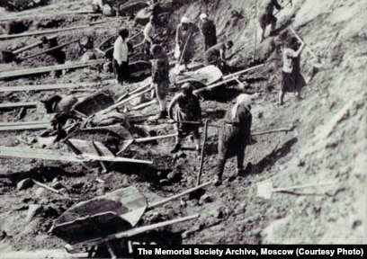 Ылғал трусика фотосы Менің ағамның әйелі жыныстық қатынаста супер