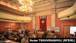 ხათუნა კალმახელიძე პარლამენტში