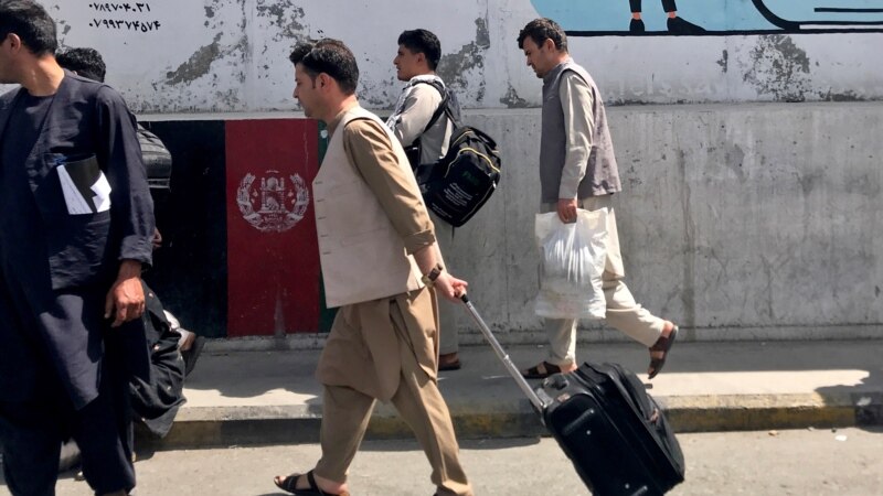 Батыш өлкөлөрү Кабулдагы жарандарын чыгарып кетүүдө