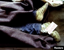  Елведин Сендо - 10-годишно момче от Босна, е убито по време на обсадата на Сараево, 22 март 1993 година 