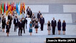 Familia Regală a Spaniei și alte oficialități la ceremonia de comemorare a victimelor pandemiei, 16 iulie