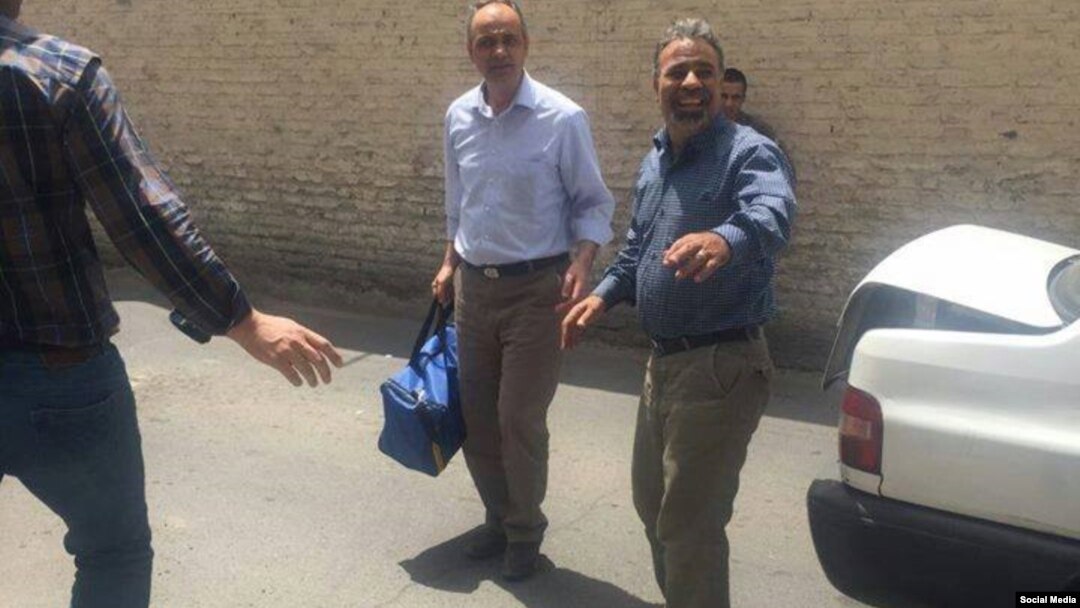 احمدزیدآبادی، پس از تحمل شش سال حبس، از زندان به به گناباد تبعید شد