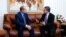 Presidenti bullgar, Rosen Plevneliev (djathtas) gjatë një bisede me presidentin e zgjedhur,  Rumen Radev, 14 nëntor 2016