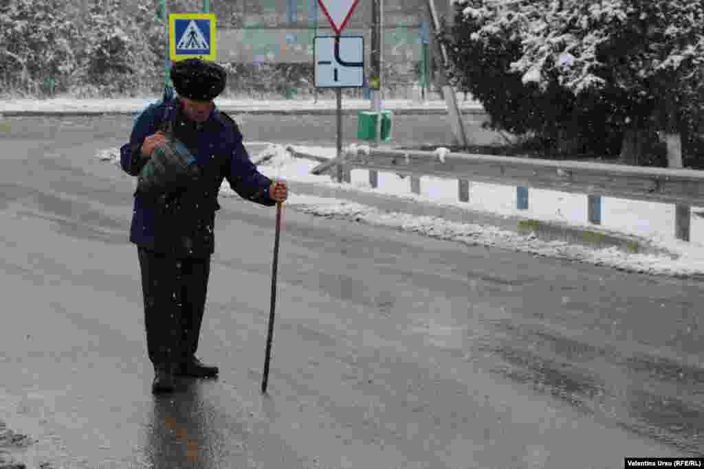 Moldova - people and places in Ciuciuleni, H&#226;ncești