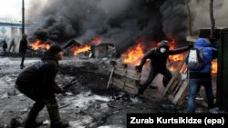 вул. Грушэўскага ў Кіеве падчас сутычак зь міліцыяй