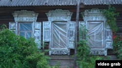 Impactul dezastrului nuclear de la Cernobîl din 1986 s-a resimțit nu numai în Ucraina sovietică, ci și în anumite zone din Belarus și din vestul Rusiei. Orașul Zlinka, din regiunea Briansk a Rusiei, se confruntă și astăzi cu consecințele acestui dezastru.