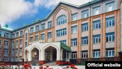 Рәми Гарипов исемендәге башкорт гимназиясе бинасы