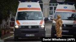 Ambulanțe la spitalul din Țăndărei, 4 aprilie 2020