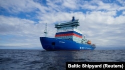 Російський атомний криголам «Арктика» під час випробувань у Балтійському морі, липень 2020 року