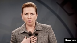 «Ми можемо обговорити зі США, як зміцнити нашу спільну співпрацю щодо безпеки в Арктичному регіоні», – зазначила Фредеріксен