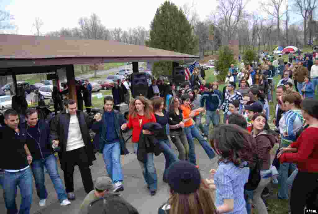 U.S. -- 13 Bedar in Black Hill, 13 bedar is the Persian Festival of springs. It is a full day of mass Outdoors Picnic, which occurs on the 13th day of Norouz, 01Apr2007