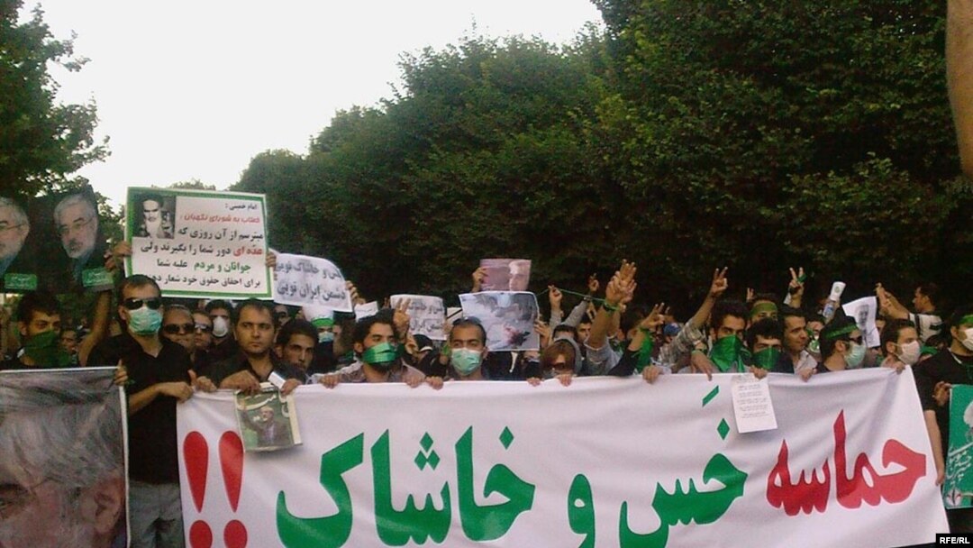 ایران رسانه های خارجی را به تحریک تظاهرکنندگان متهم می کند. (عکس از: شادی)