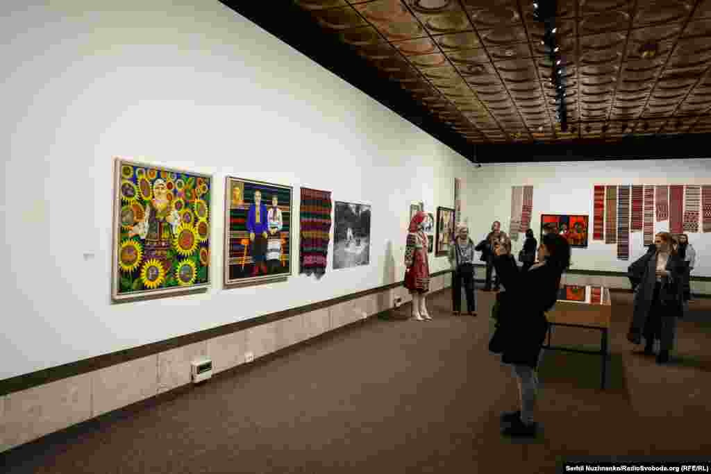 Також виставка розповідає про культурний розвиток Чорнобильського Полісся. Ця її частина називається «Втрачений рай»