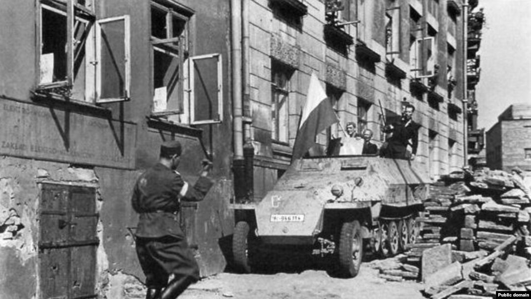 Улица Варшавы во время восстания