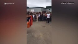 Չնայած խոչընդոտներին Մոսկվայում հայկական բեռնատարներում մնացած ամբողջ միրգը վաճառվել է