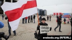 Архіўнае фота. Ніна Багінская на адной зь несанкцыянаваных уладамі акцыяў. Менск, 1 траўня 2017 году