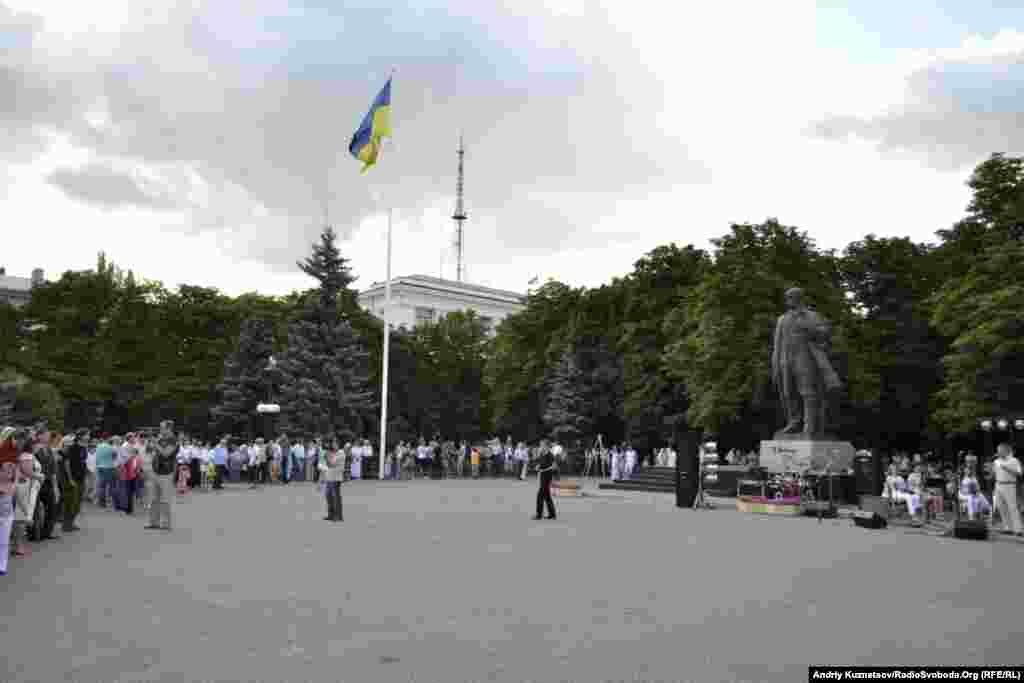 Свято відкривали урочисто в центрі Луганська