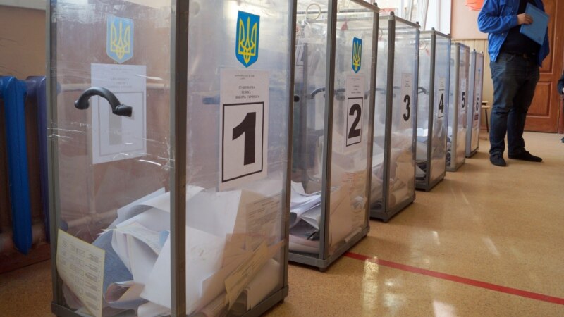 Поліція відкрила справу через пачки бюлетенів, знайдені в одному з покинутих будинків Дніпра