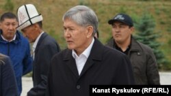 Ex-President Almazbek Atambaev (file photo)