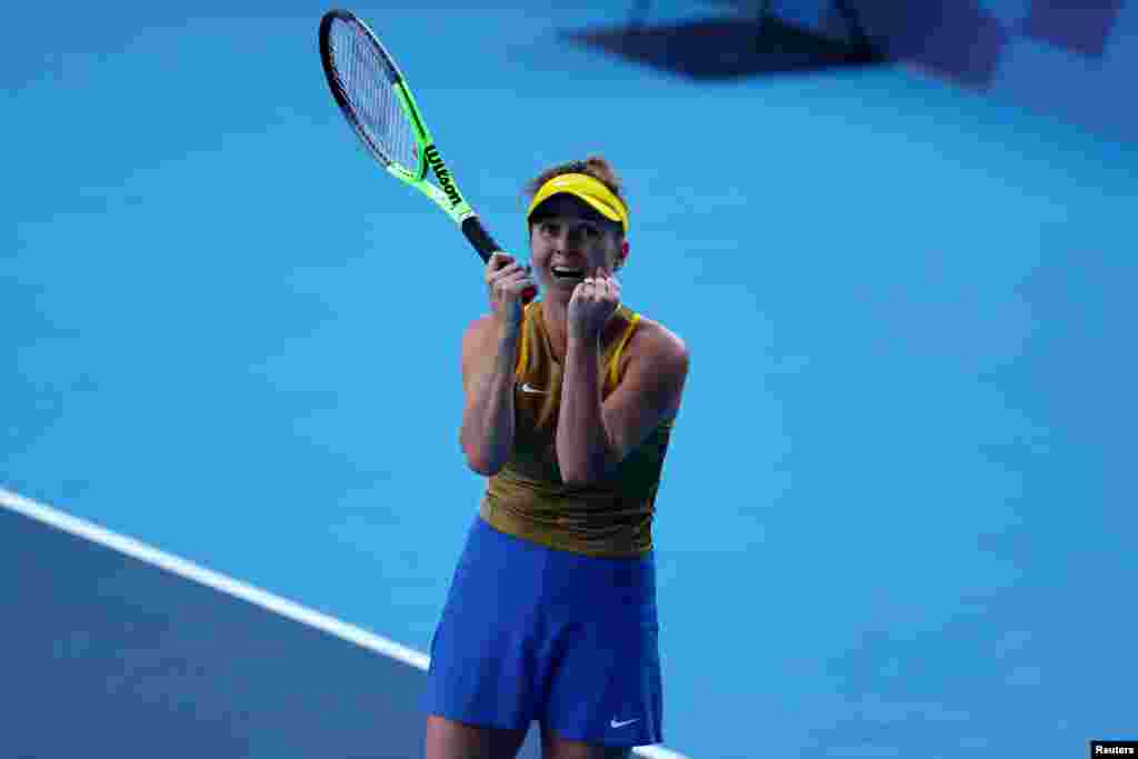 Украинская теннисистка Элина Свитолина вышла в четвертьфинал на Олимпийских играх в Токио. В трех сетах она нанесла поражение Марии Саккаре &ndash; 5:7; 6:3; 6:4. Токио, 27 июля 2021 года&nbsp;