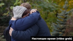 Мати боролась за повернення Дмитра вісім місяців. Нещодавно у Києві вони нарешті зустрілися