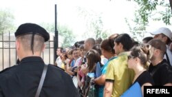 Astăzi în fața Consulatului României la Chișinău