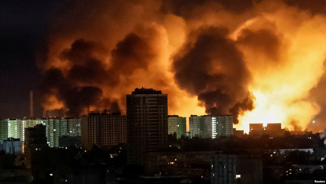 O explozie a unei drone în timpul unui atac cu drone rusești. Kiev, Ucraina, 24 mai 2025. 