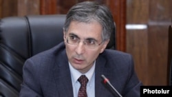 Armenia - Economy Minister Tigran Davtian speaks in Yerevan, 30Jan2012.