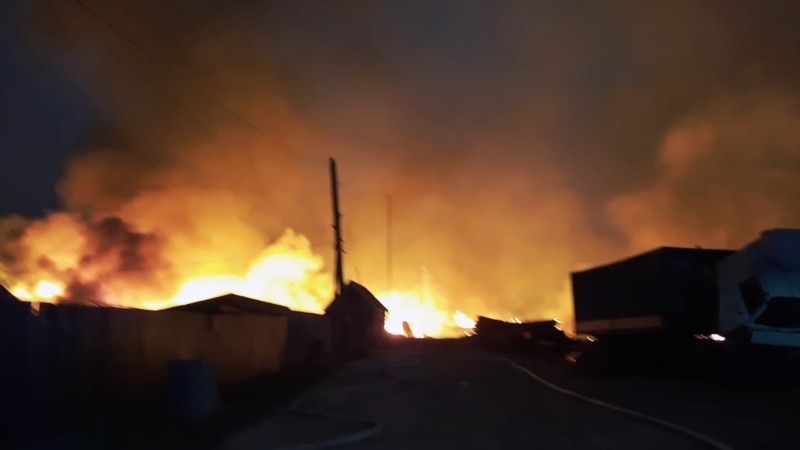 Россия: в Самарской области из-за пожара сгорели десятки домов