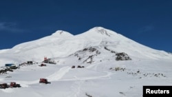 Pogled na vrh Elbrusa