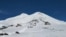 Vrh planine Elbrus u Rusiji.
